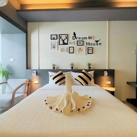 Silom Studios Bangkok Eksteriør bilde
