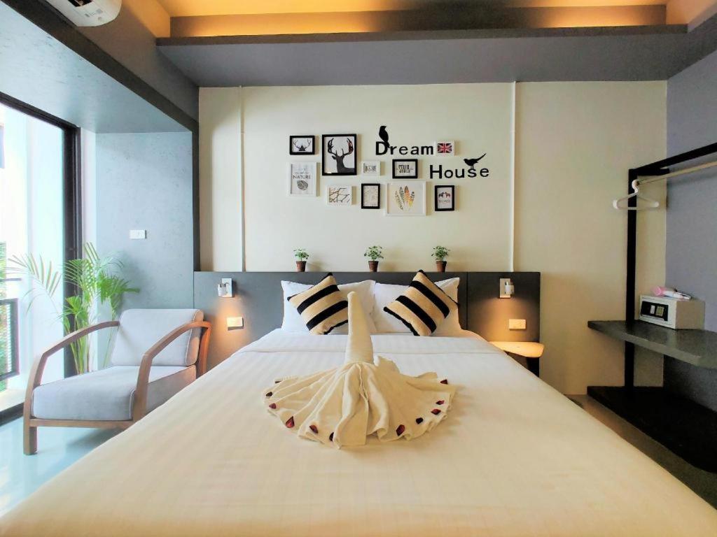 Silom Studios Bangkok Eksteriør bilde